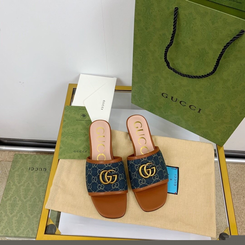 G*u*i slippers